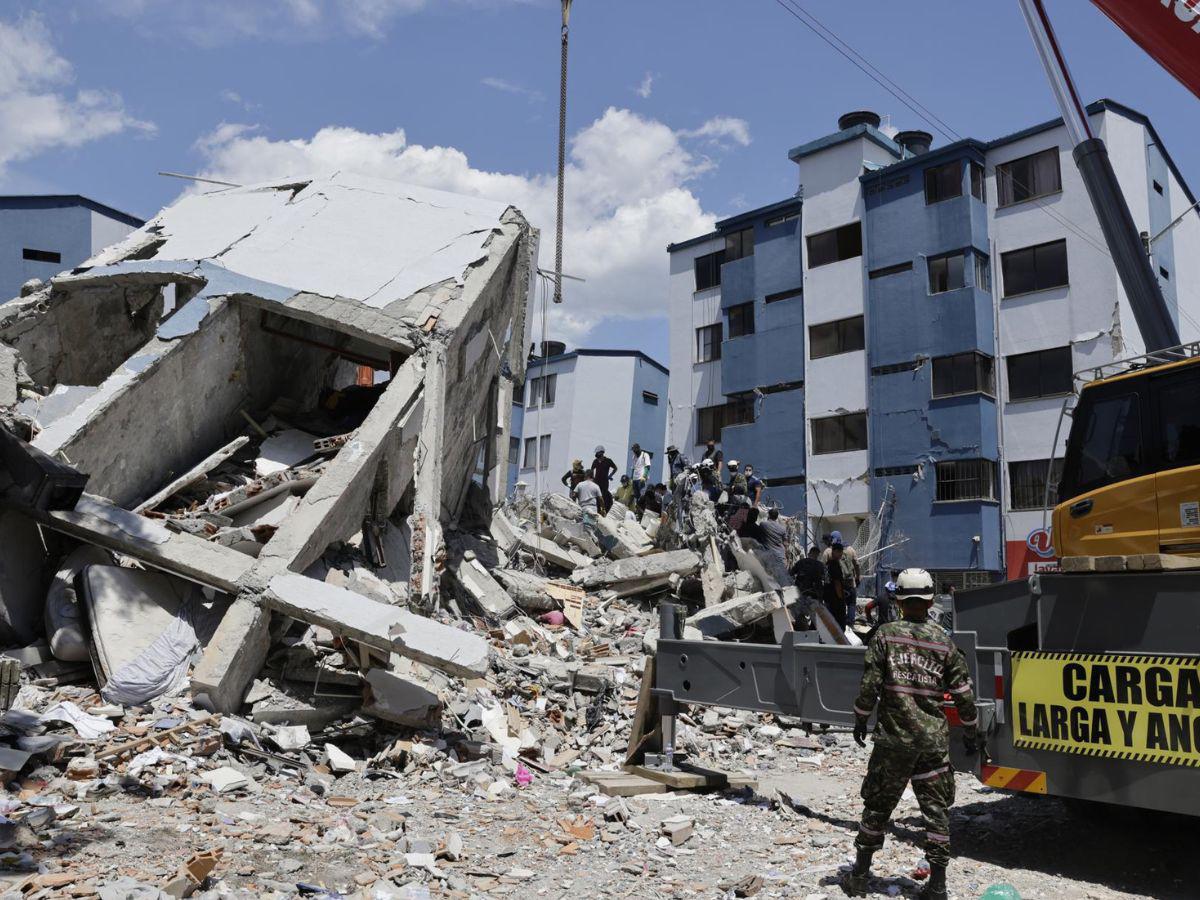 Hallan intacta a Virgen de Guadalupe entre los escombros tras terremoto en Colombia