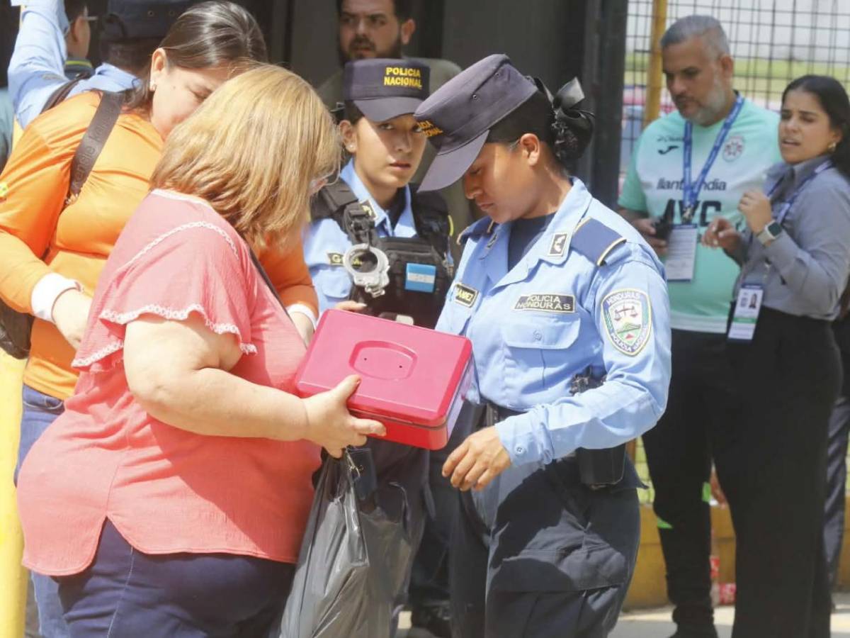 Marathón - Olimpia: Danna enamora, militares se adueñan y lindo homenaje