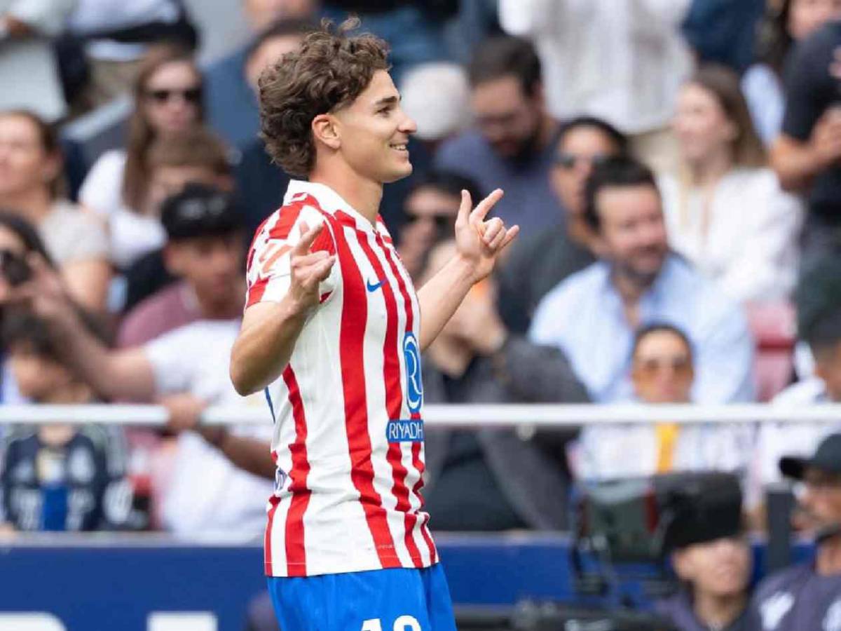 Barcelona quiere agitar el mercado: increíble oferta a Julián y revelan su postura