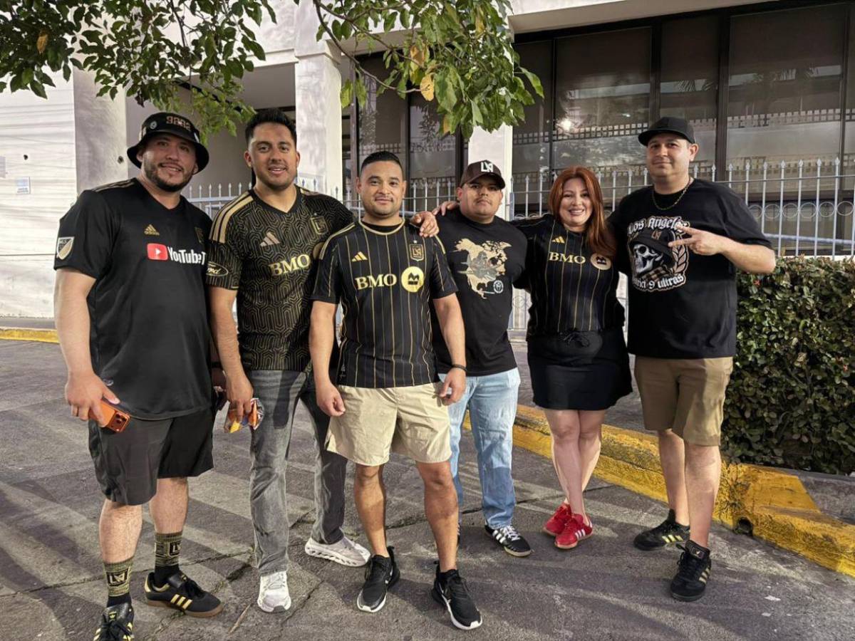 ¿Quién es la chica de amarillo? Ambientazo y locura por Son en la previa del Real España-LAFC