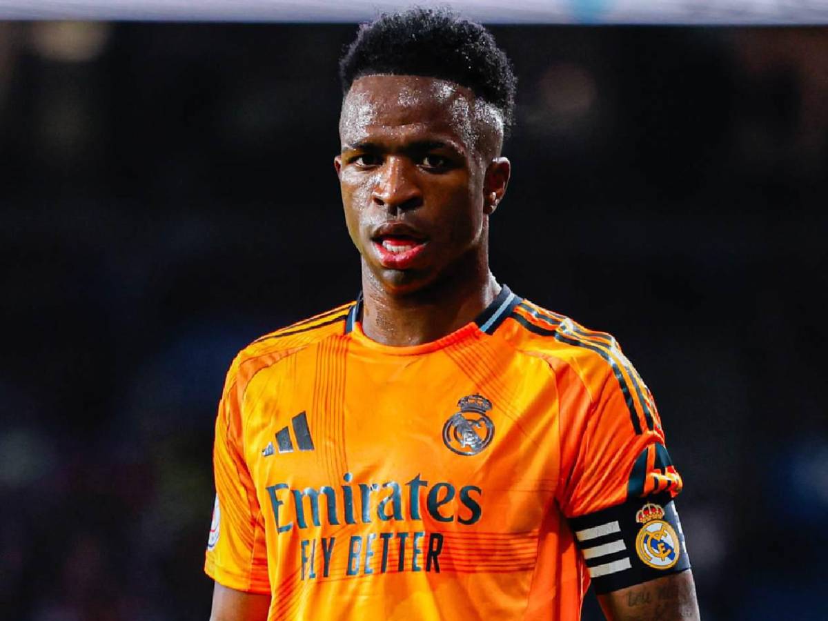 Insultos a Vinicius, susto del Real Madrid y jugador salió entre lágrimas