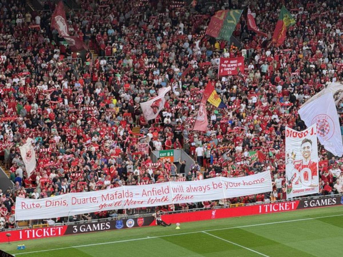El impresionante homenaje a Diogo Jota y su hermano en Anfield