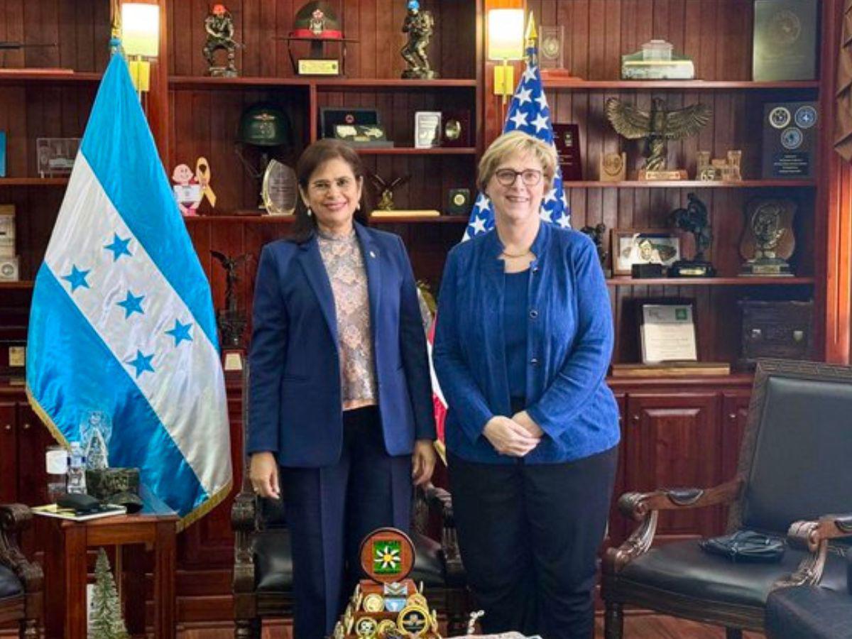 Rixi Moncada y Laura Dogu sostienen encuentro de trabajo para combatir el narcotráfico