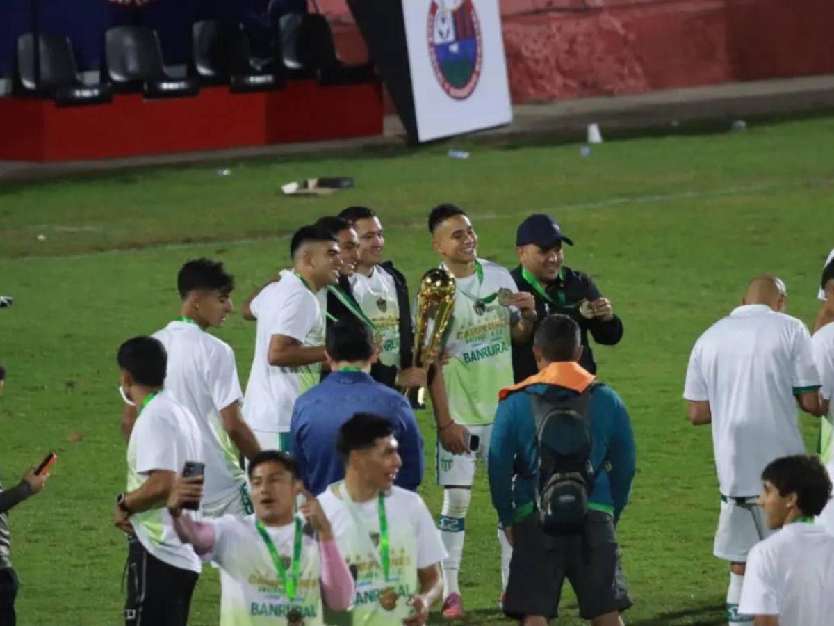 Final del fútbol guatemalteco termina en trifulca: dos hondureños involucrados