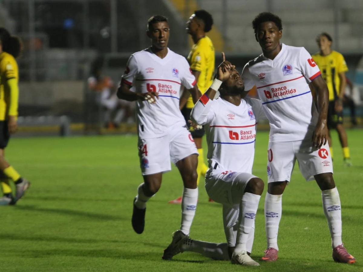 Hija de leyenda, enfado de Menjívar, las grúas en el Nacional y petición a Moya