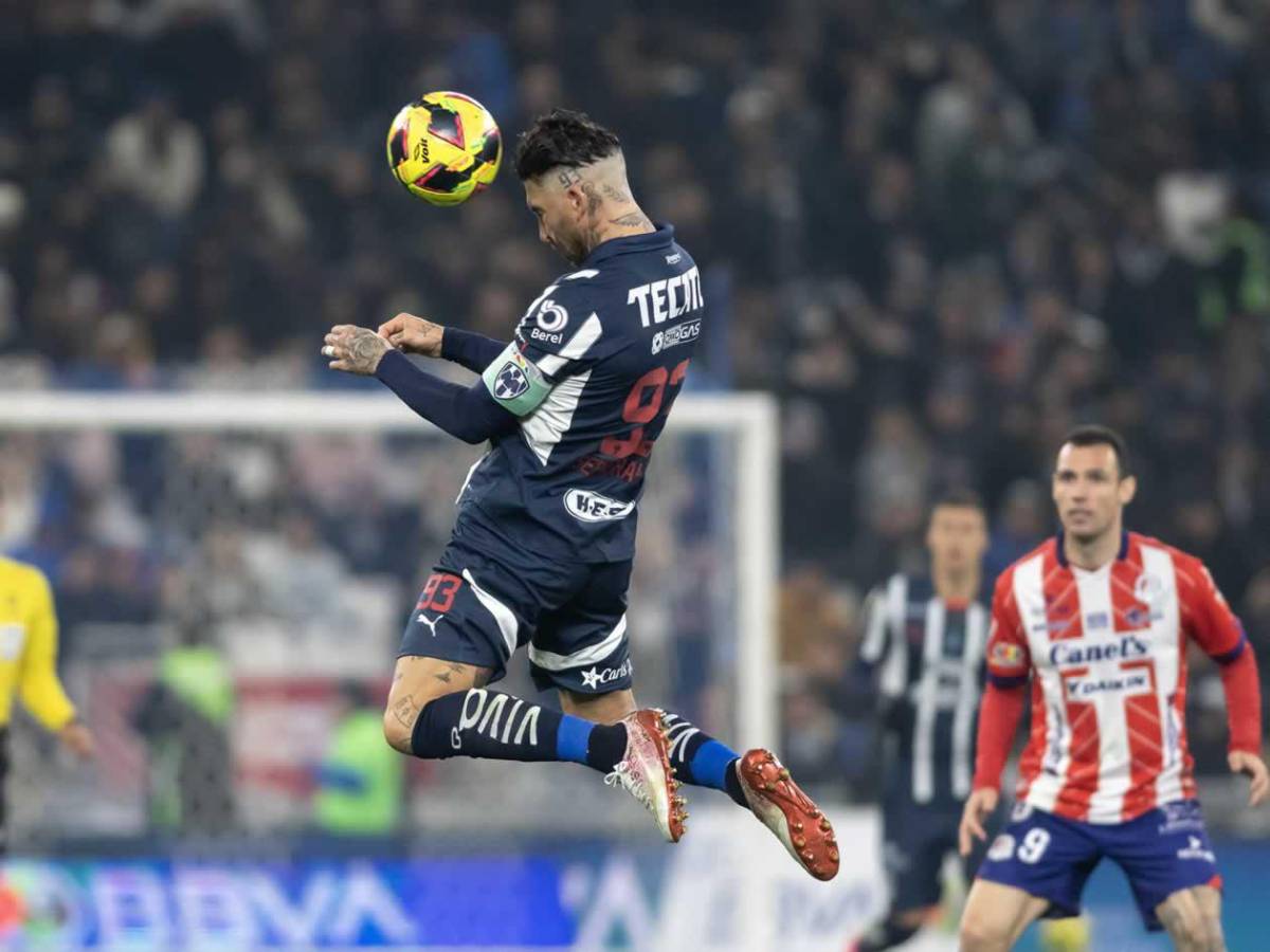 Sergio Ramos debutó con Monterrey: causa locura y casi hace un golazo