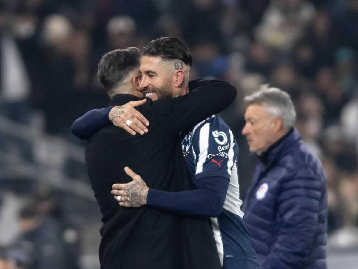 Sergio Ramos debutó con Monterrey: causa locura y casi hace un golazo