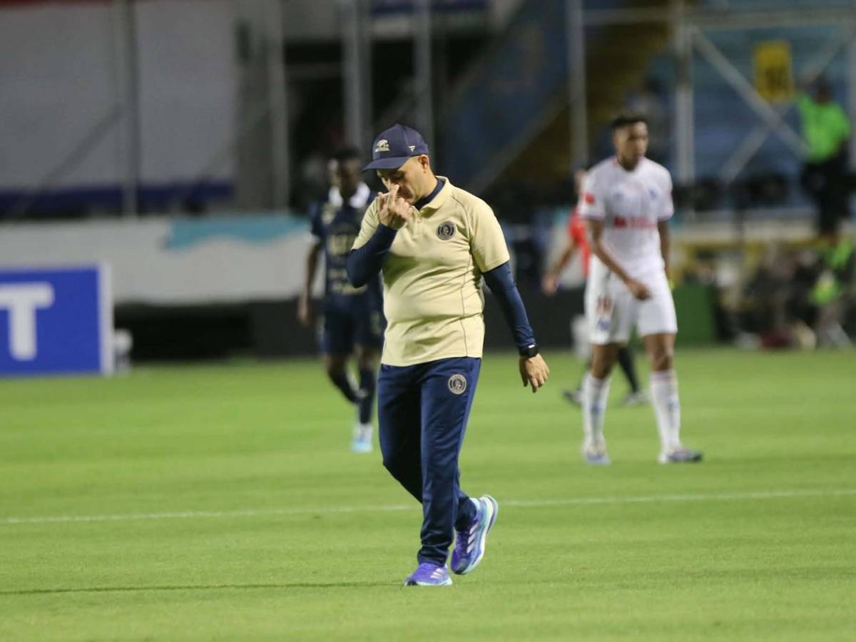 Del Mundial a Honduras, héroe de Olimpia para ganar Supercopa y cariñitos a jugador de Motagua