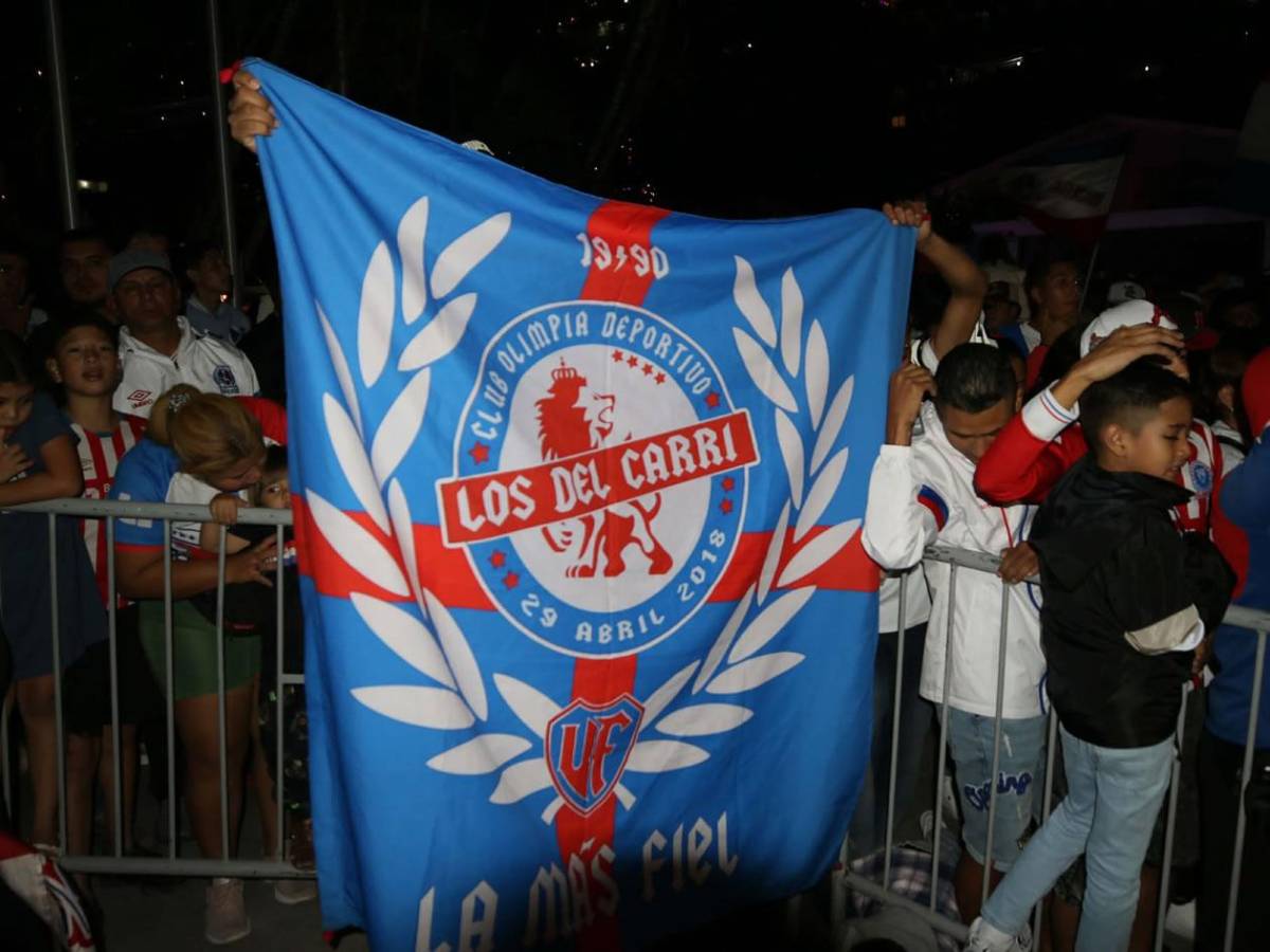 Espectacular banderazo de la afición del Olimpia y piden la Copa 40 ante Marathón