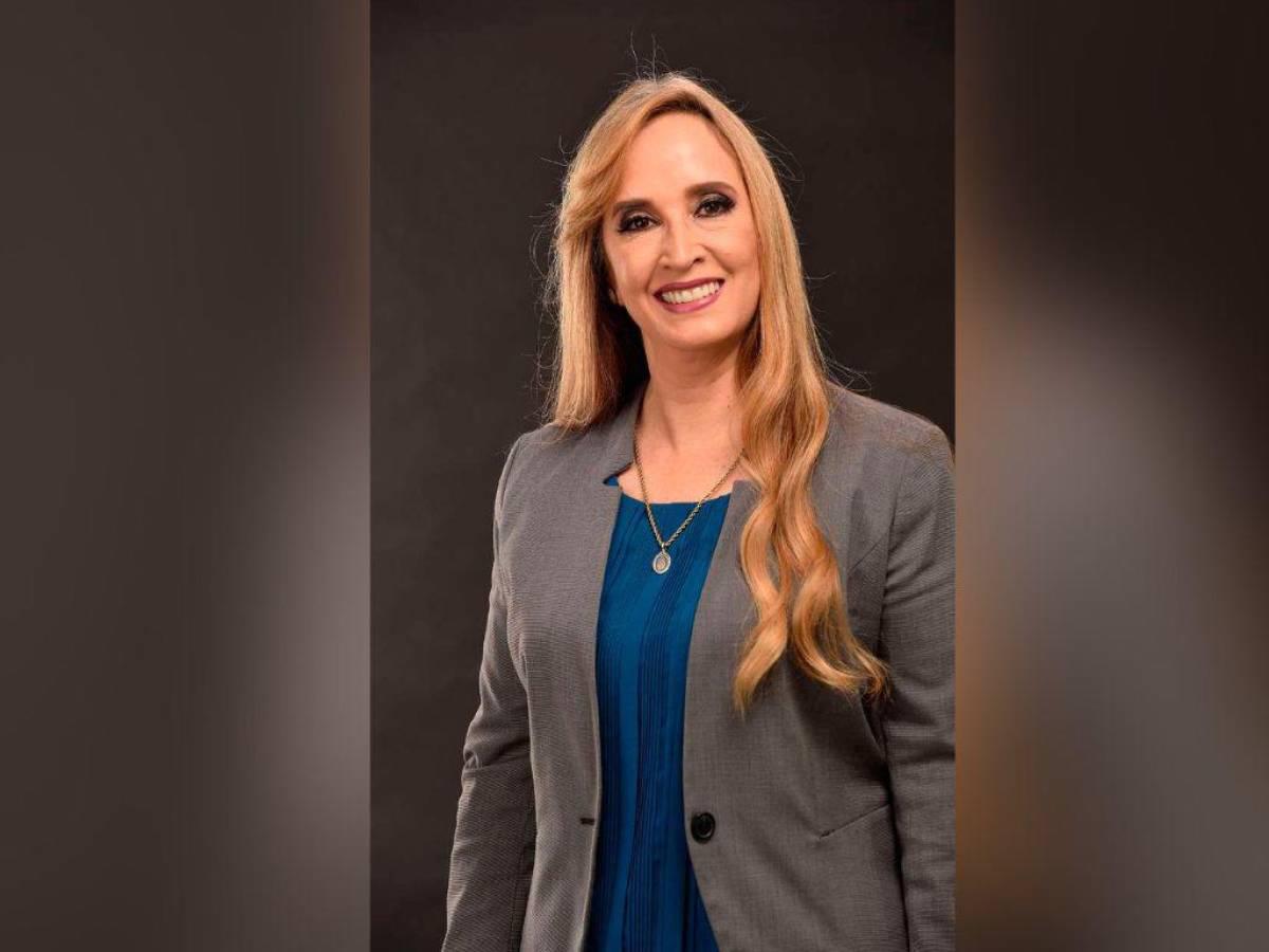 Gobierno separa a Jacqueline Foglia de su cargo en el CNI