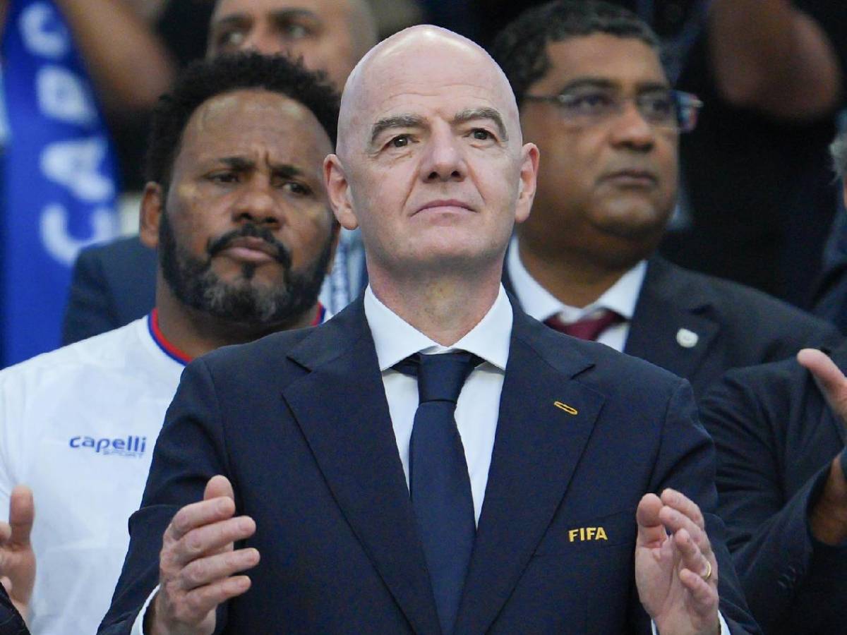 Escándalo sacude a FIFA: destapan salario secreto de Infantino y acuerdo con Trump
