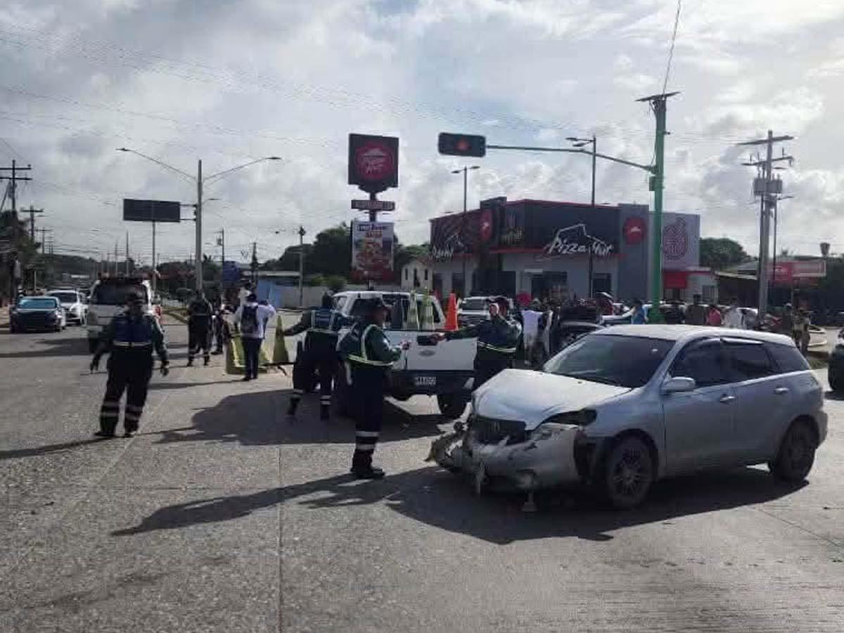 Por homicidio imprudente acusan a conductor de pick up que se pasó semáforo en rojo y murió bebé