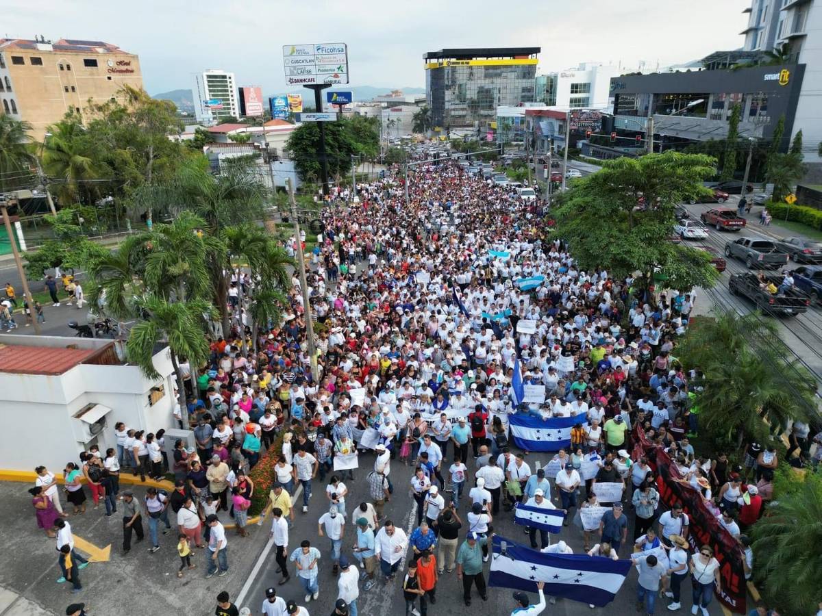 Opositores marchan en San Pedro Sula y exigen la Cicih