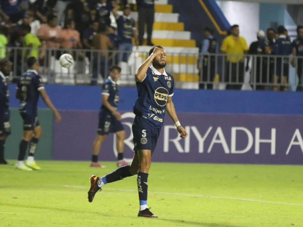 La fiesta de Motagua, el villano del Alianza, enfado con el árbitro y rubia roba miradas