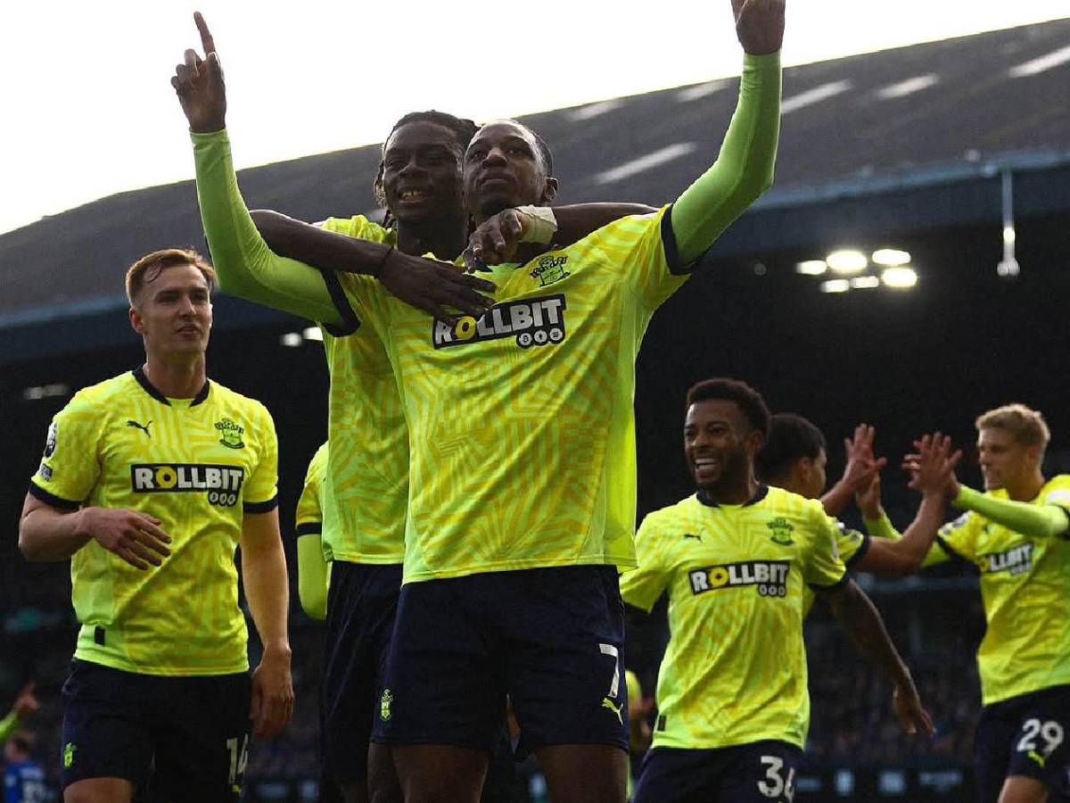 El peor equipo de la Premier desciende a falta de siete fechas; toman decisión