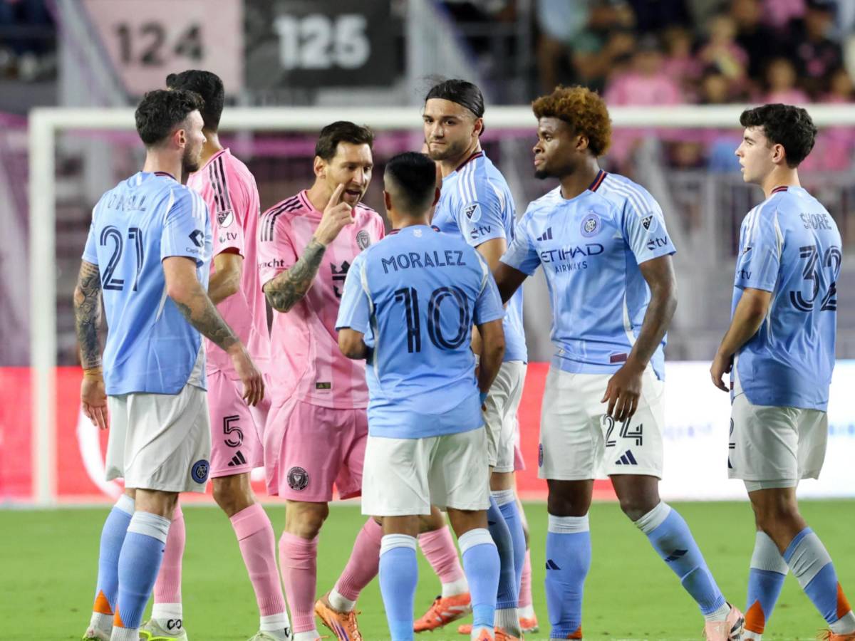 Messi con pelea y beso inusual en consagración del Inter Miami