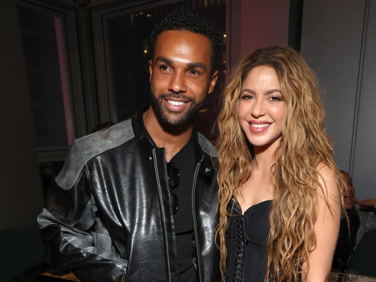 Lucien Laviscount se siente inspirado por Shakira