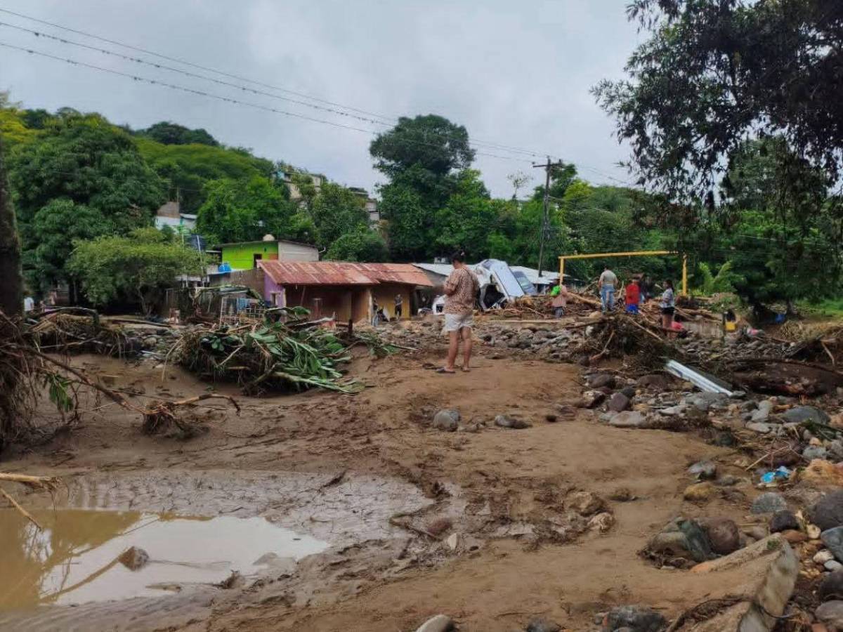 Lo perdimos todo: familias evacuadas tras derrumbes en Tegucigalpa