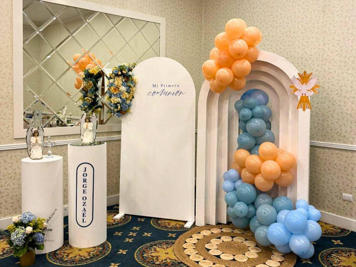 Celebrando la Primera Comunión de Jorge Ozael