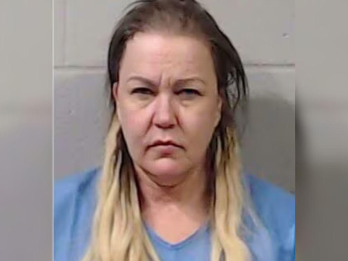 Famosa presentadora de TV asesina a puñaladas a su madre de 80 años