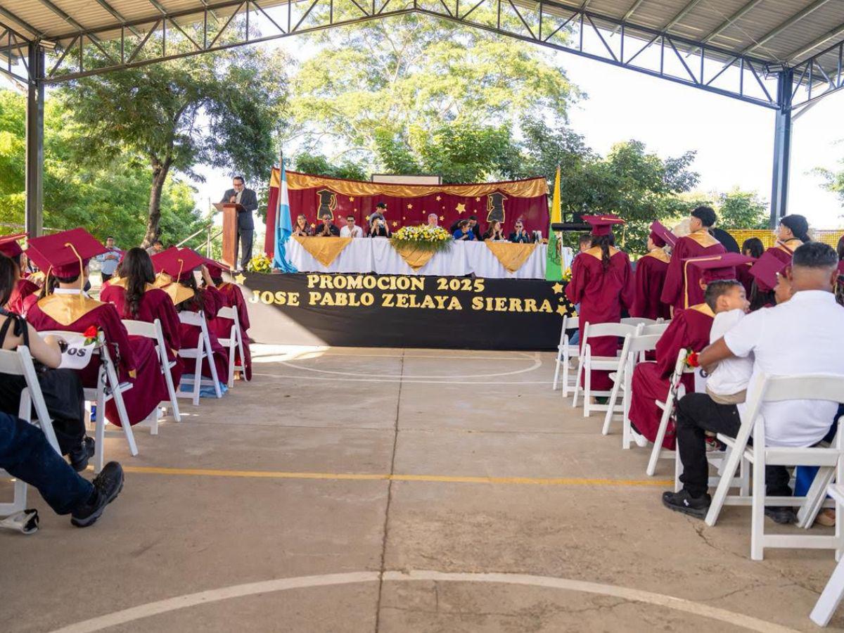 El motivador mensaje de Roberto Contreras para graduandos en Chamelecón