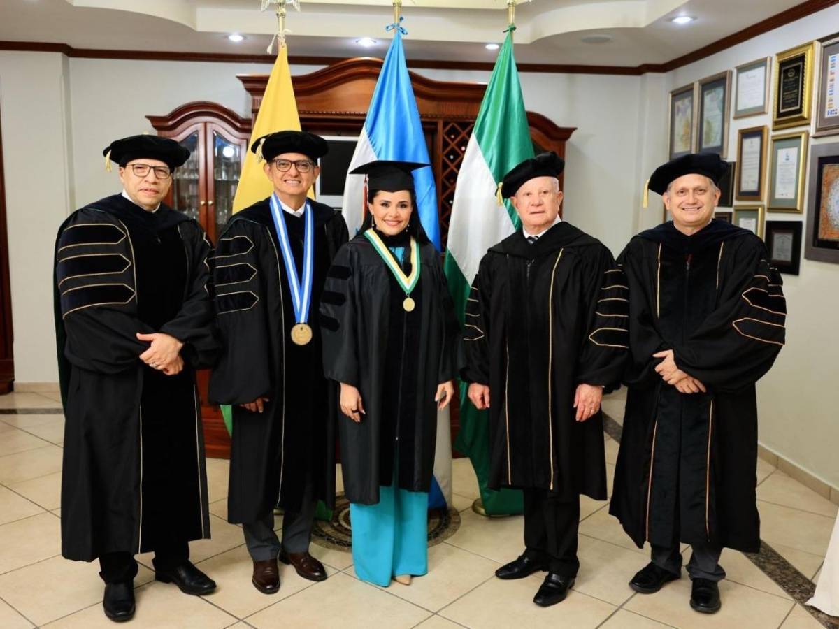 La graduación de la UTH celebra a 262 nuevos profesionales