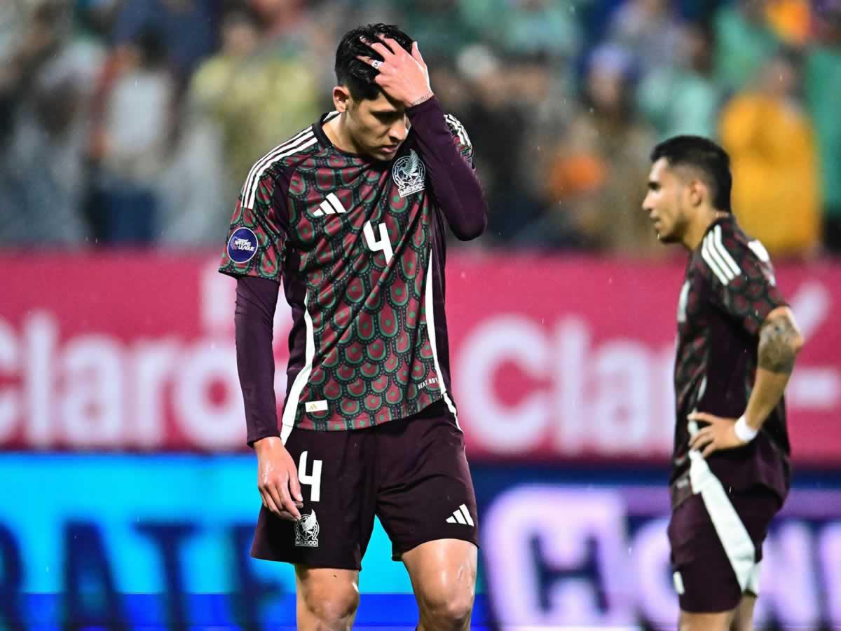 Edson Álvarez no la pasó nada bien contra la Selección de Honduras.
