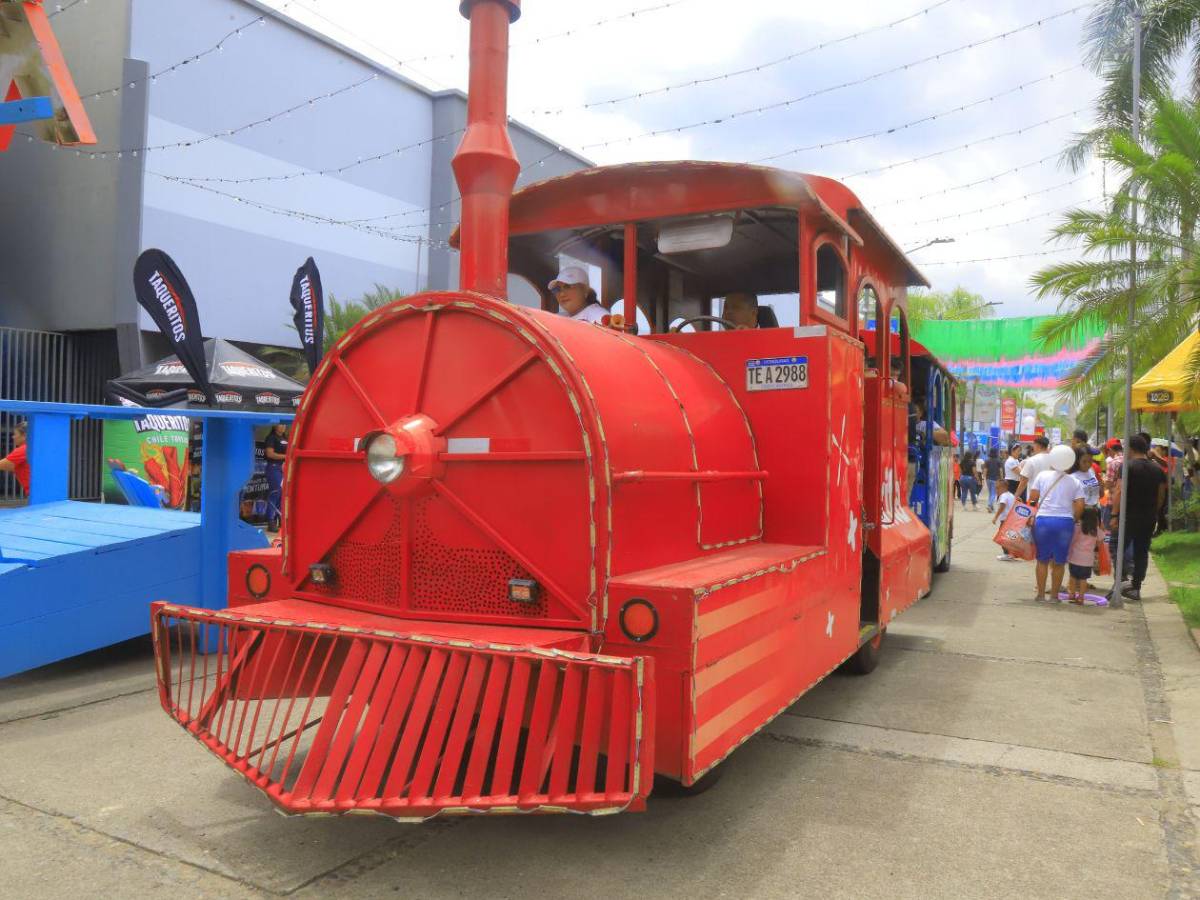 Más de 1,300 niños disfrutaron con entusiasmo la Feria Infantil de la Expojuniana