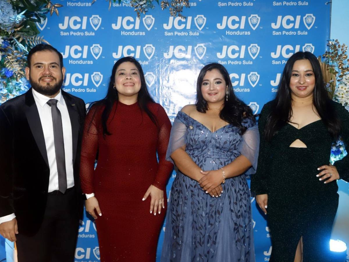 Roger D. Valladares recibe galardón por la JCI San Pedro Sula