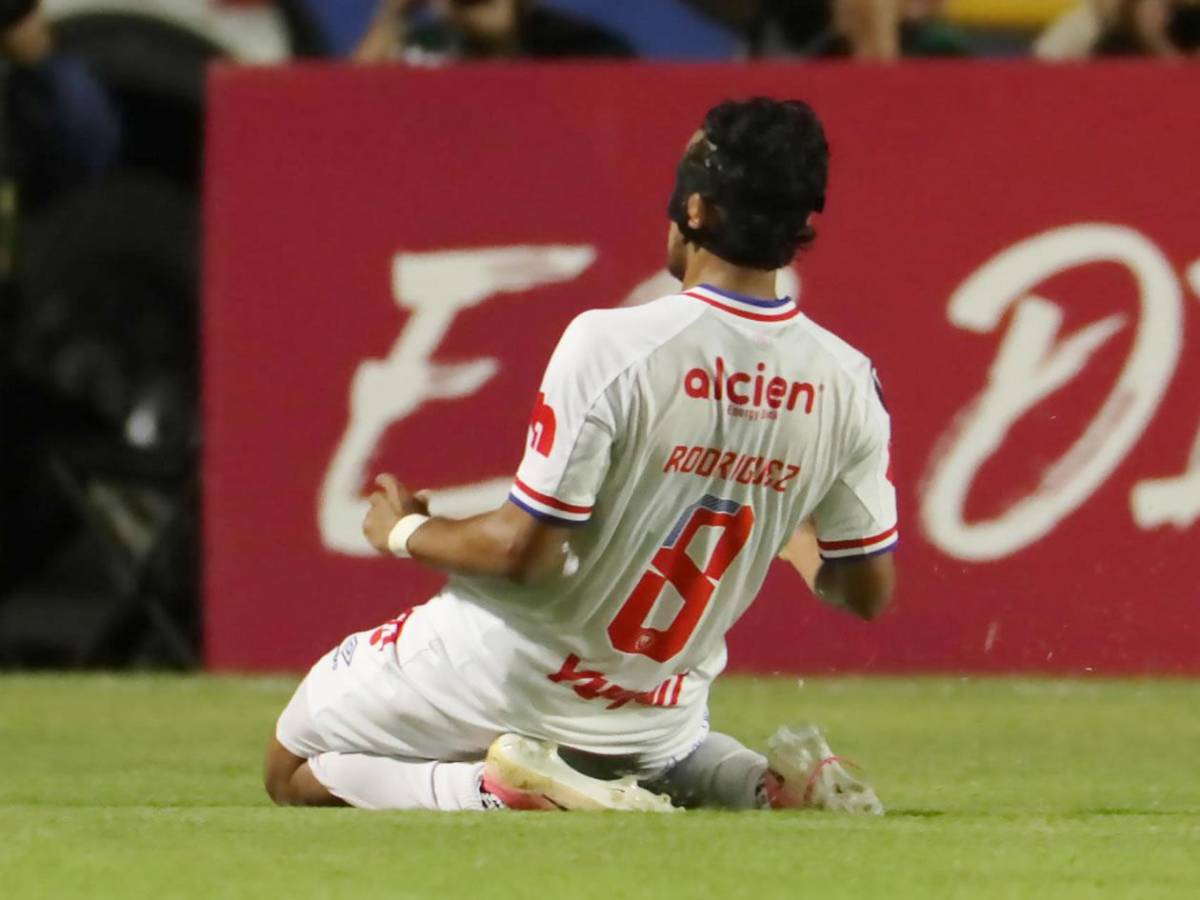 Olimpia se divierte, la figura, gesto de Espinel y pelea en el Firpo por eliminación