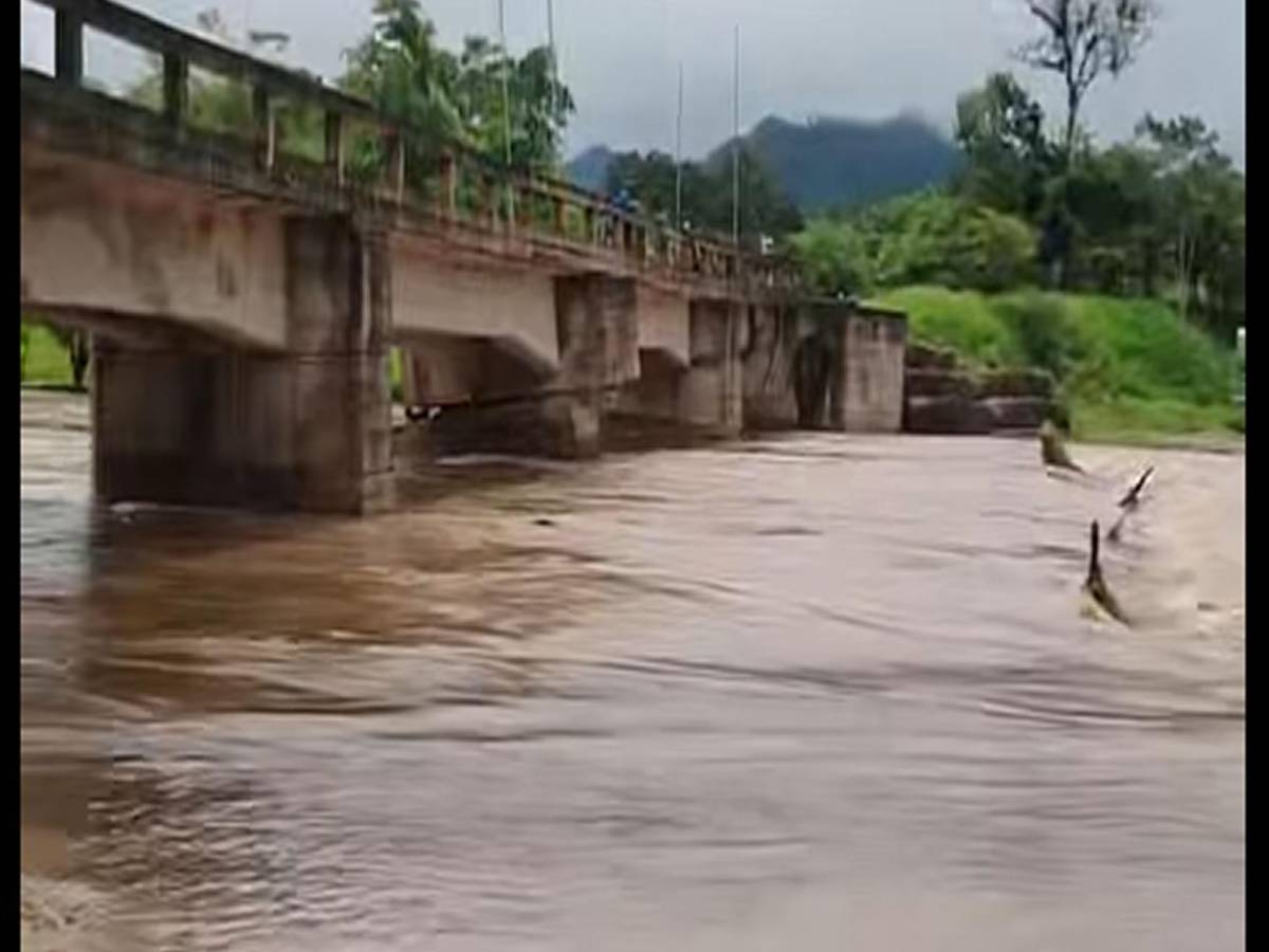 Fuertes lluvias azotan varias regiones de Olancho y provocan desbordamientos de ríos