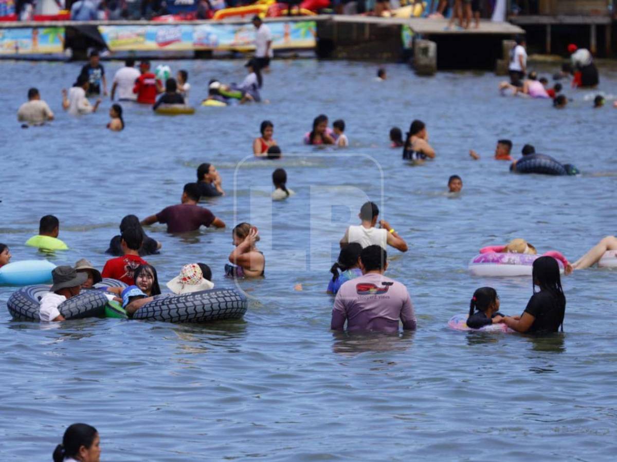 Así se vive el inicio de Semana Santa 2026 en las playas de Omoa