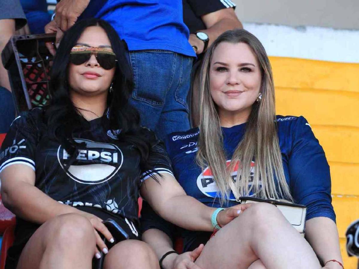 Rubia enamora en Motagua-Real España, fiesta azul en el Nacional e 'infiltrados'