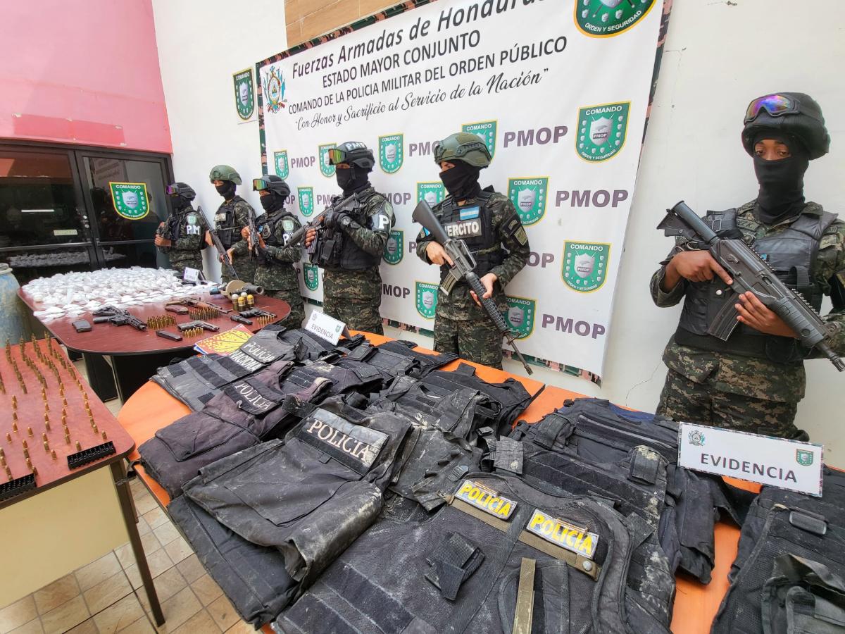 ¡Golpe al narcotráfico! Incautan armas y drogas a banda de “Los Olanchanos” en SPS