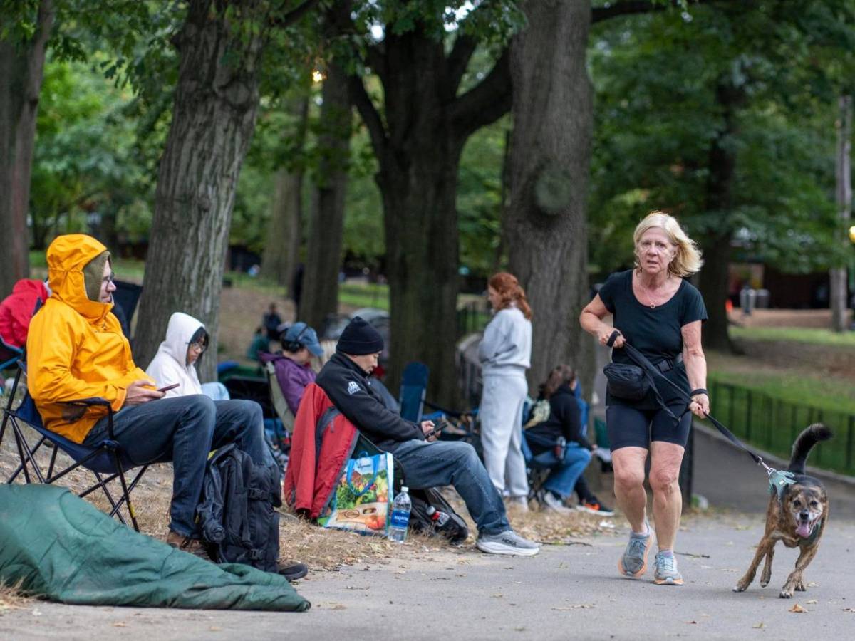 En Nueva York todo merece una fila: teatro, zapatillas, galletas o juicios