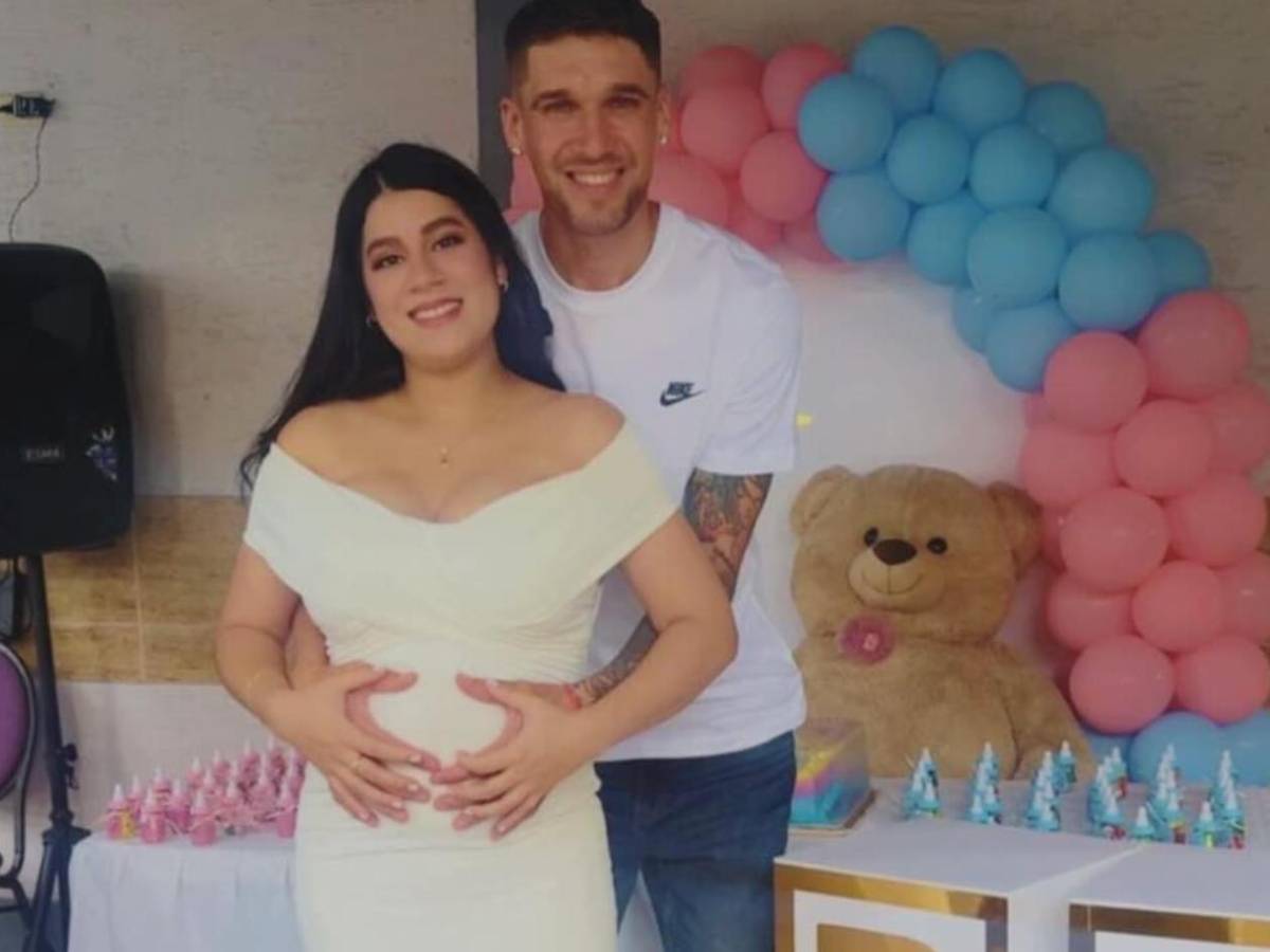 Presentadora hondureña anuncia que está embarazada de un futbolista extranjero