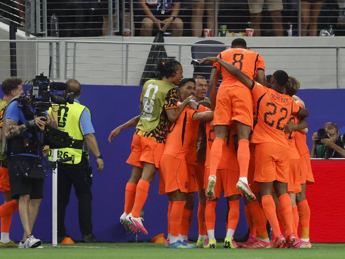 Las bellezas de Países Bajos, locura de Japón y lágrimas en debut del Mundial
