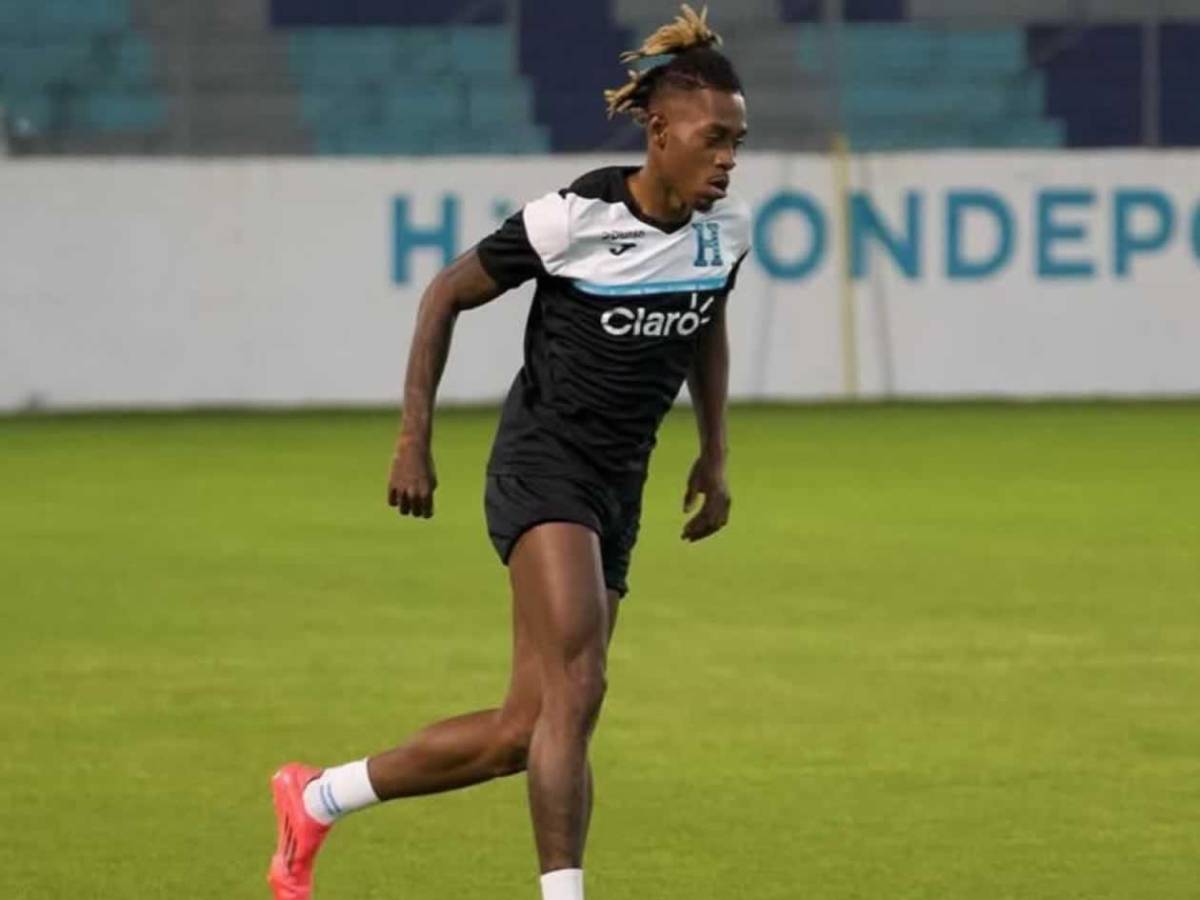 Pomponera de los tiktokers revela relación con un futbolista hondureño que juega en Europa