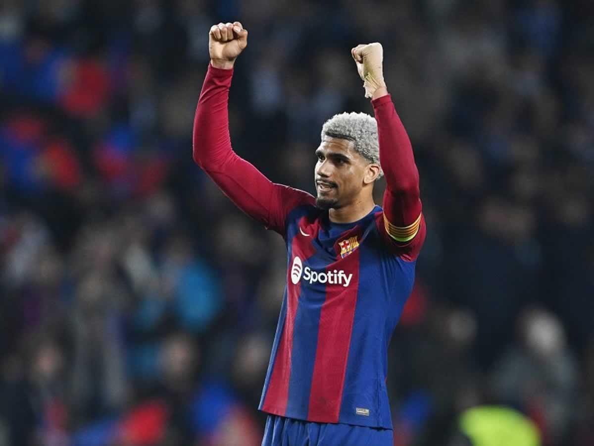 Oficial: Ronald Araújo decide su futuro y el equipo en el que jugará los próximos años