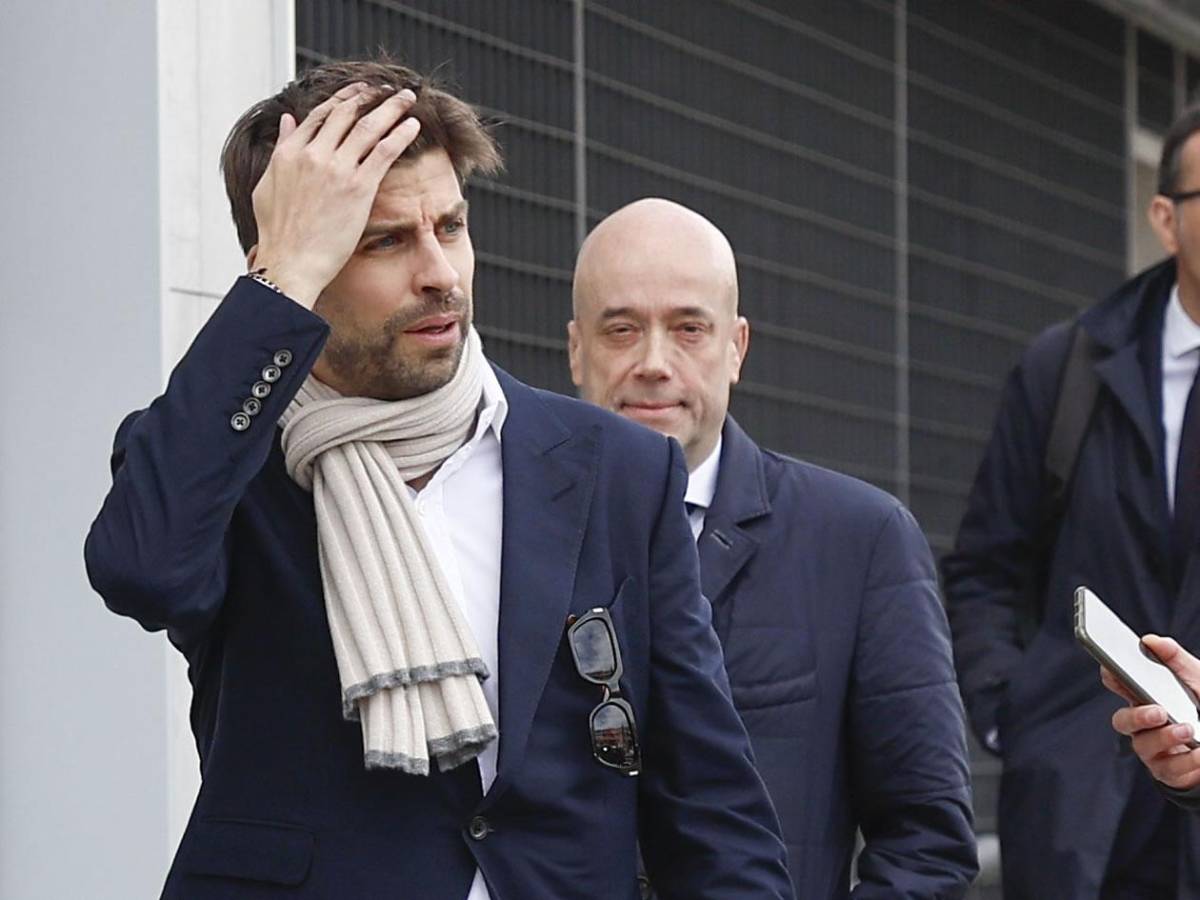 Gerard Piqué rompe a llorar ante el juez, mientras Shakira factura