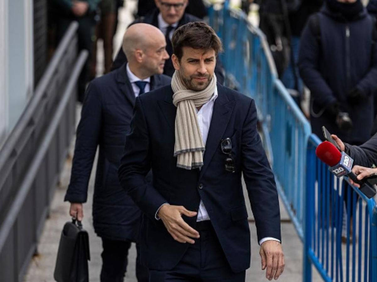 Gerard Piqué rompe a llorar ante el juez, mientras Shakira factura