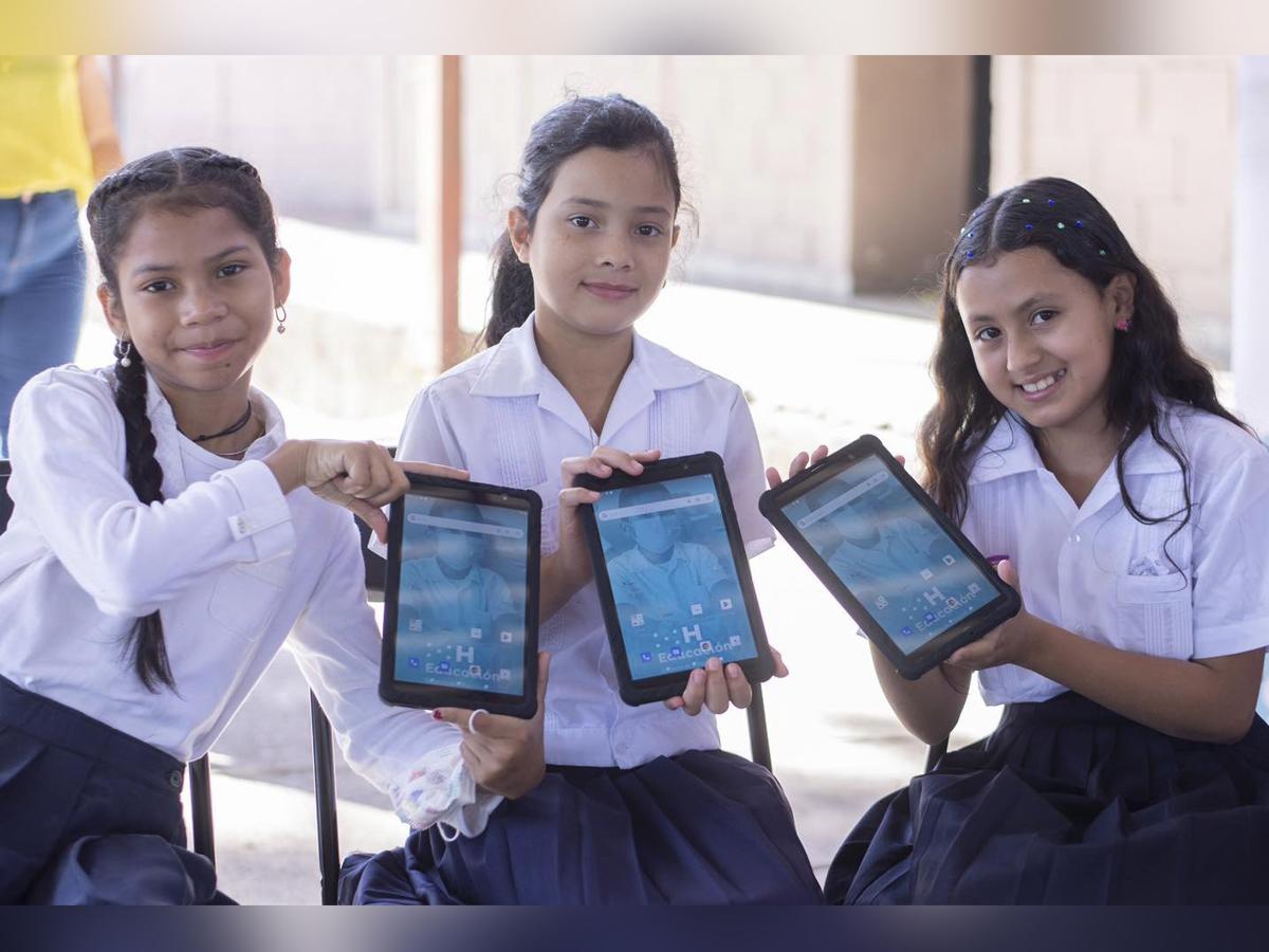 Gobierno impulsa la revolución digital en las aulas hondureñas