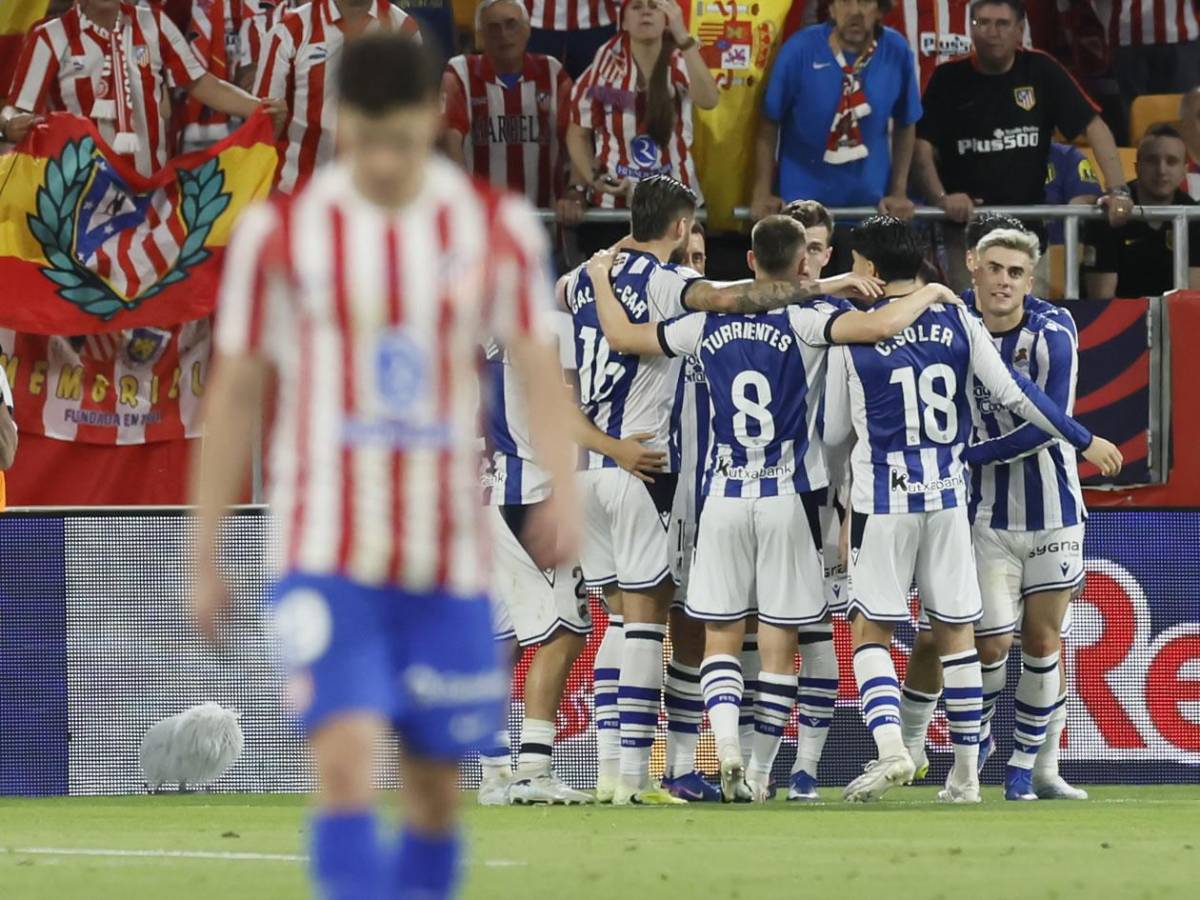 Simeone hundido, Griezmann con triste final y 'madridista' festeja la Copa del Rey
