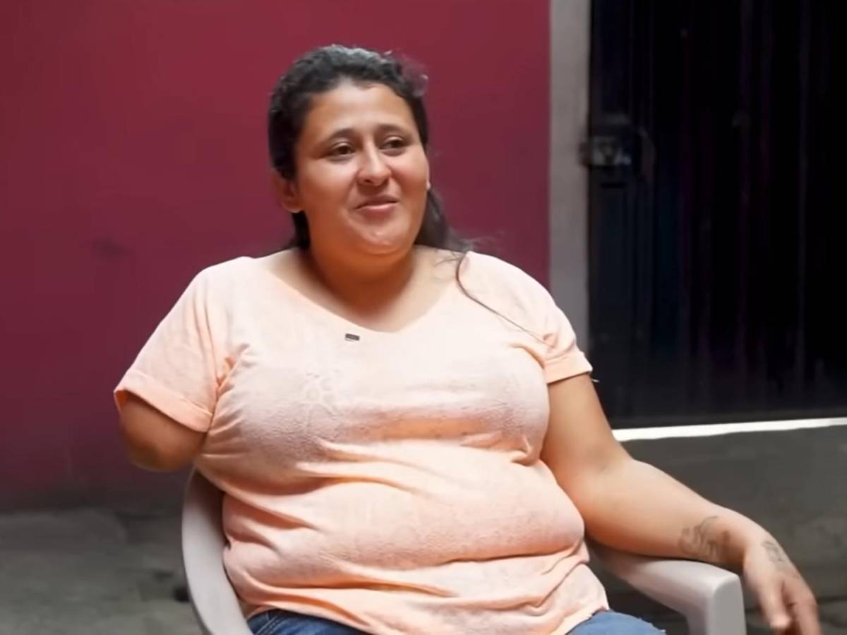 Hondureña se entrega a ICE para que la deporten, pero la rechazan