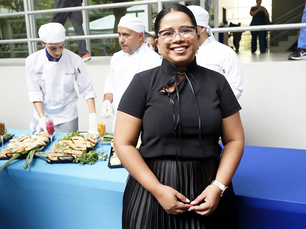 Rixi Estrada, Coordinadora de la Carrera de Gastronomía de UNITEC, destaca la importancia de documentar y compartir la narrativa gastronómica hondureña.