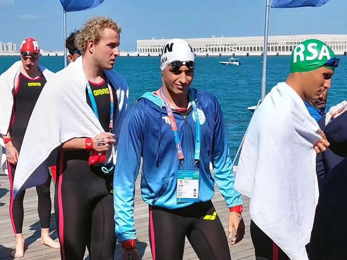 Nadador hondureño Diego Dulieu rompe récord nacional en Mundial de Doha
