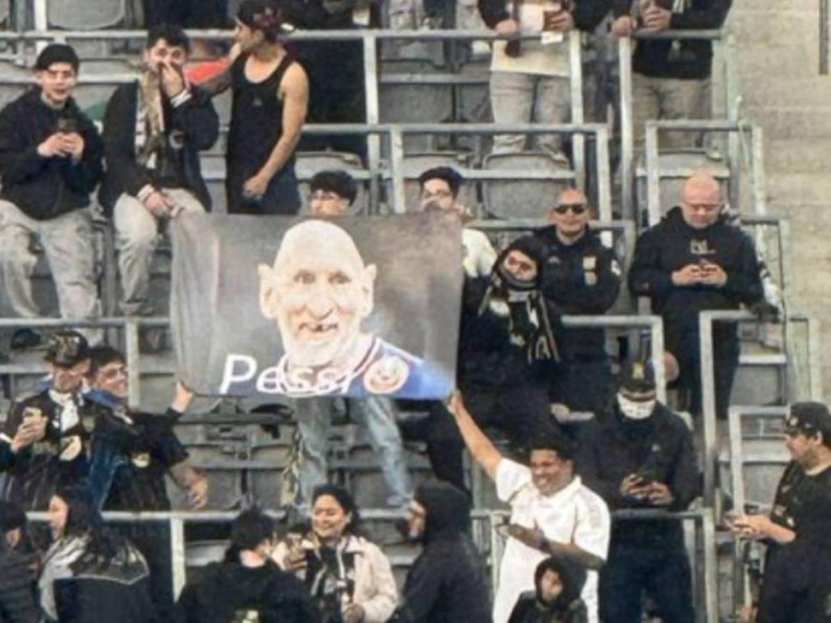 Messi, molesto por salvadoreño y recibe burla en Champions de Concacaf