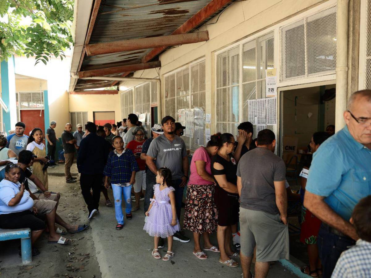 Retrasos y largas filas marcaron la mañana electoral en San Pedro Sula