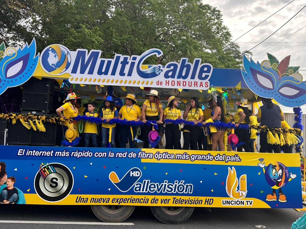 Feria Juniana: sampedranos disfrutan del desfile carrozas