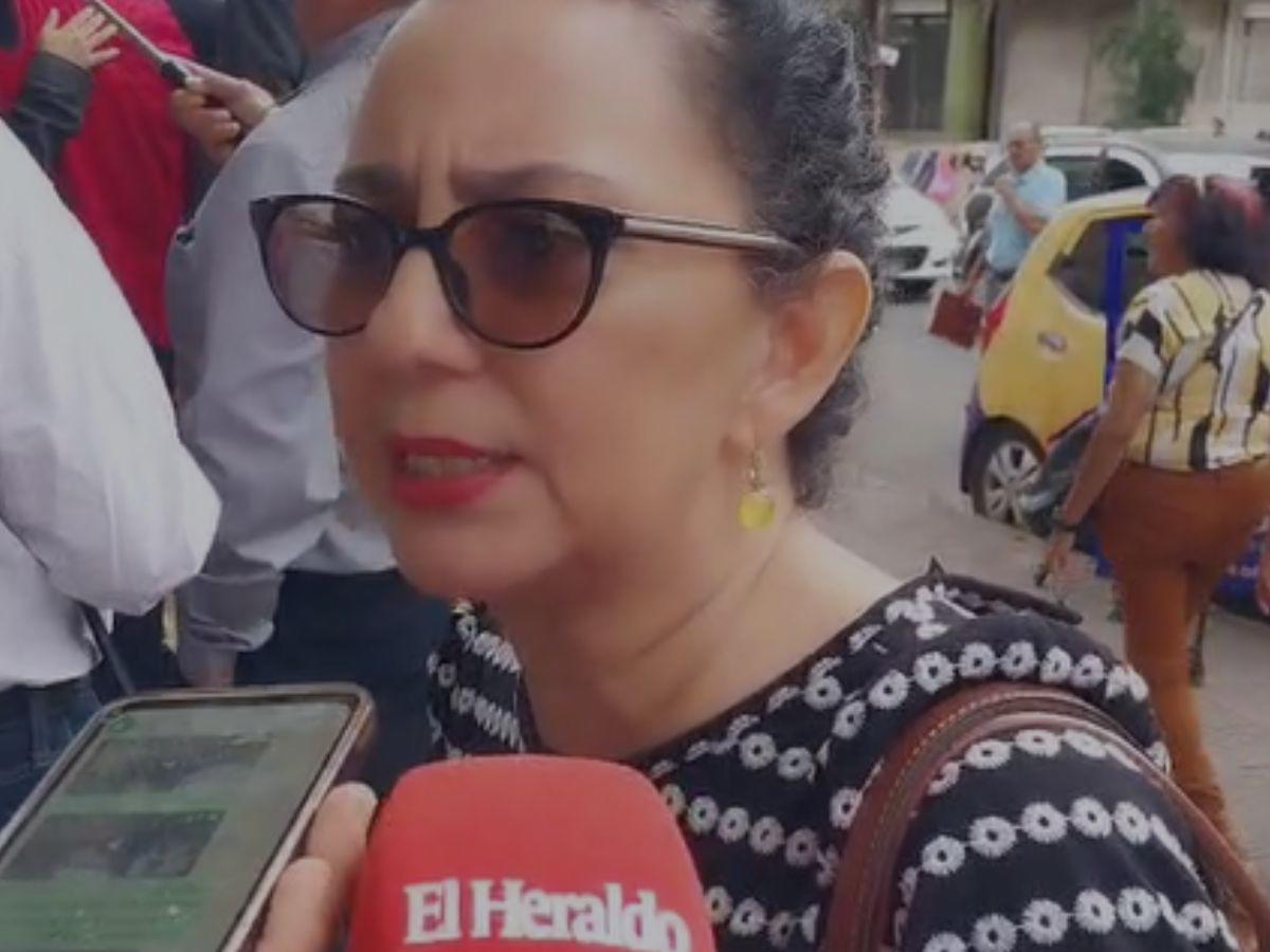 Diputados opositores sesionan en los bajos del Congreso Nacional